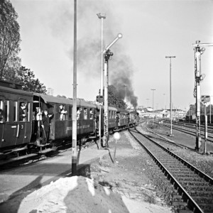 G8.1 55 738-9 mit Waggons d. Krefelder Eisenbahn-Gesellschaft, 02.10.1971