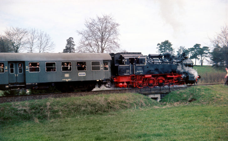 094 540-2 auf der Rampe bei Hirzenhain, 30.04.1972