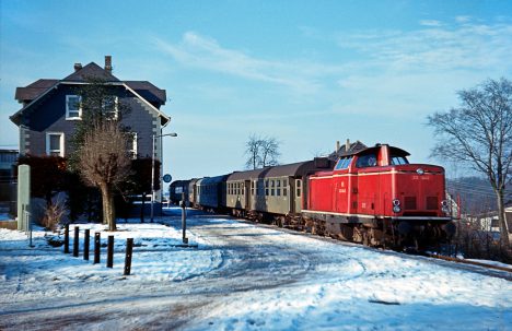 Bf Radevormwald Bergerhof 212 044-2 | Eisenbahnfotograf ...