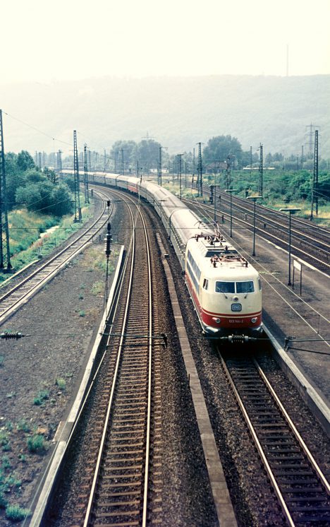 D247 mit 103 144-2 in Hohensyburg, 07.1973