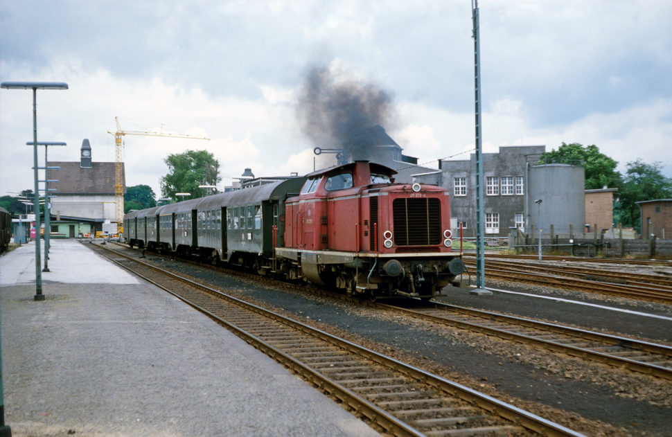Bf. Remscheid-Lennep 211 272-0 nach Dieringhausen, So 1978