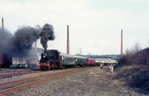 BLE 146 vor Rheingold in Bochum-Dahlhausen, 29.03.1975