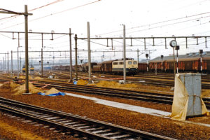 140 344-3 abgebügelt im Bahnhof Venlo, 12.03.1988