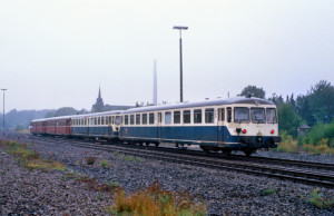 ESA 815 711-7 mit Gesellschaftssonderzug des Bürgervereins Vohwinkel in Remscheid-Lennep, 04.09.1994