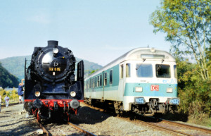 62 015 & Regionalzug in Kreuzberg, 12.10.1996