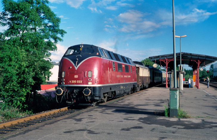 V200 033 mit Orient-Express in Remscheid-Güldenwerth, 29.06.1997