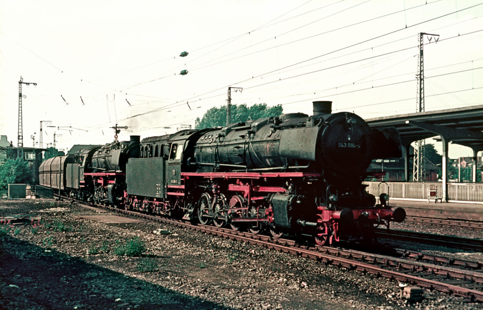 043 094-2 im Vorspann durch Rheine, 07.1973