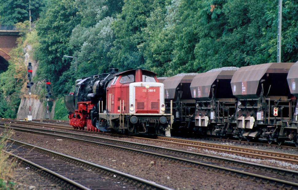 Dampflok 52 8086 im Güterbahnhof Wuppertal-Rauental am 10.09.1994