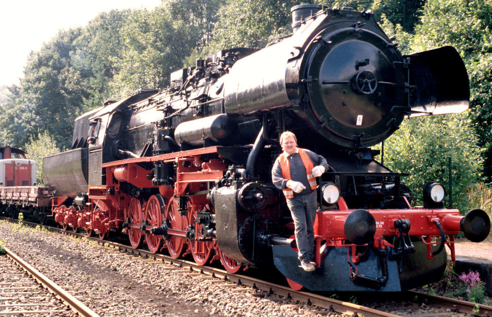 Historisches Bild der Überführung von Dampflok 52 8086 nach Dahlhausen-Wupper