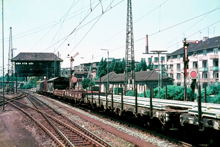 Wuppertal Oberbarmen Stellwerk Rw Güterzug, 07.1973