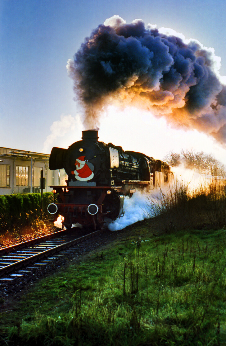 8 FotosNikolaus Dampfzug Sonderfahrten durch das Bergische Land